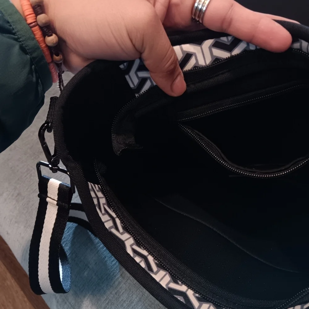 Parker & Hyde Neoprene Classic Crossbody